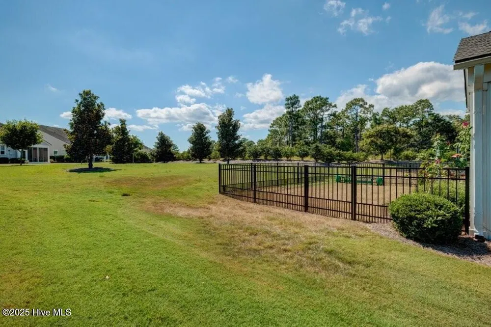 521 Lyrebird Ave, Wilmington, NC 28412