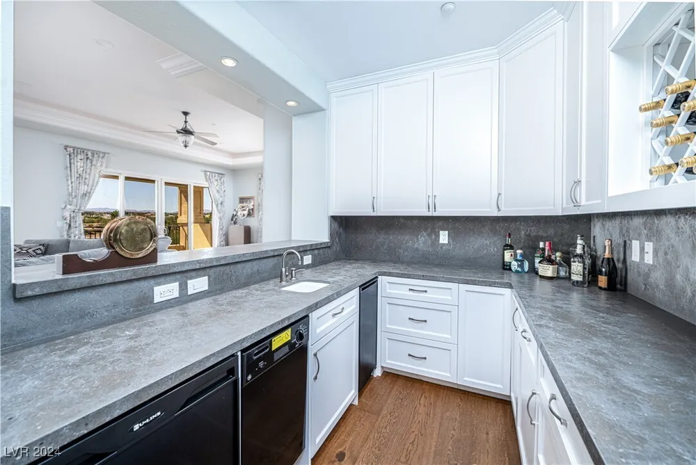 9219 Tesoras Dr, Las Vegas, NV 89144-1538
