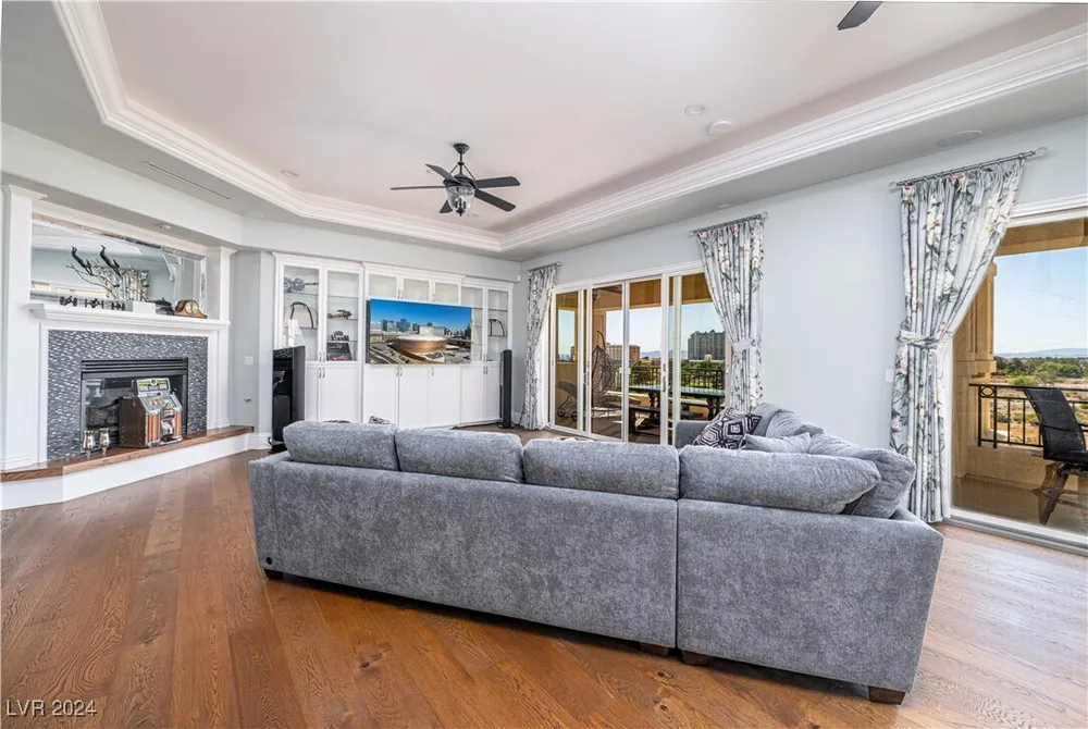 9219 Tesoras Dr, Las Vegas, NV 89144-1538