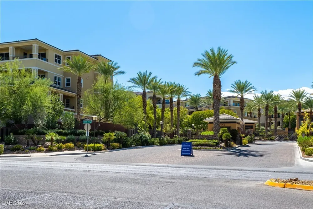 9219 Tesoras Dr, Las Vegas, NV 89144-1538