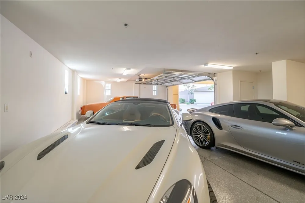9219 Tesoras Dr, Las Vegas, NV 89144-1538