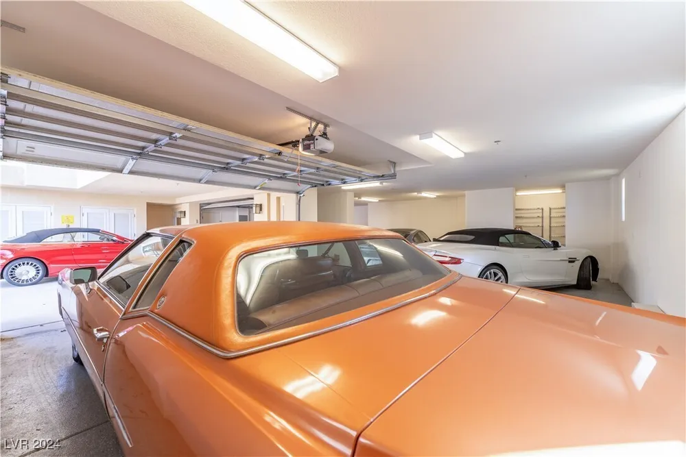 9219 Tesoras Dr, Las Vegas, NV 89144-1538