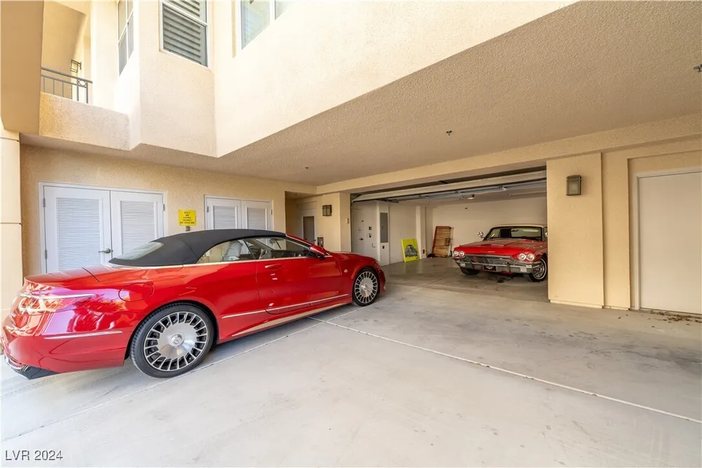 9219 Tesoras Dr, Las Vegas, NV 89144-1538