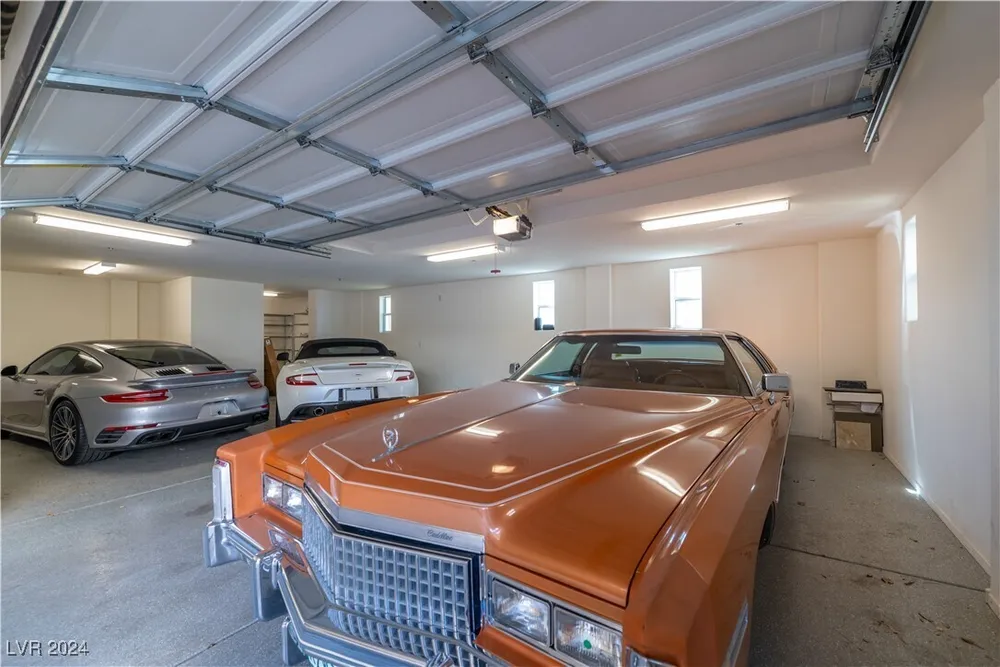 9219 Tesoras Dr, Las Vegas, NV 89144-1538