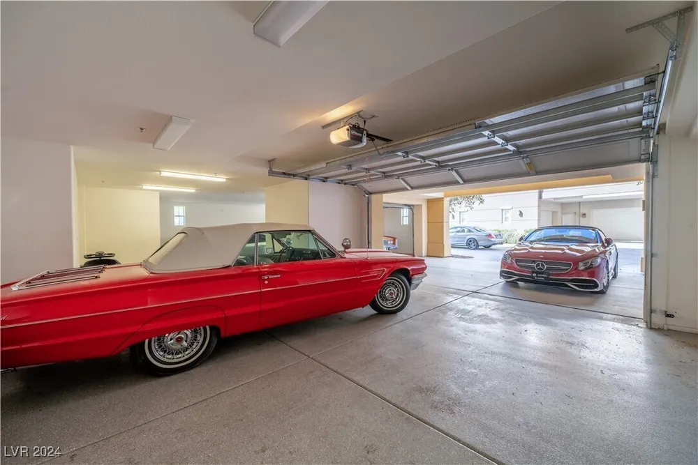 9219 Tesoras Dr, Las Vegas, NV 89144-1538