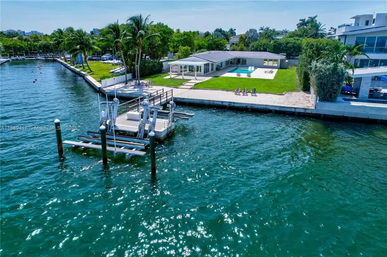 200 Harbor Dr, Key Biscayne, FL 33149