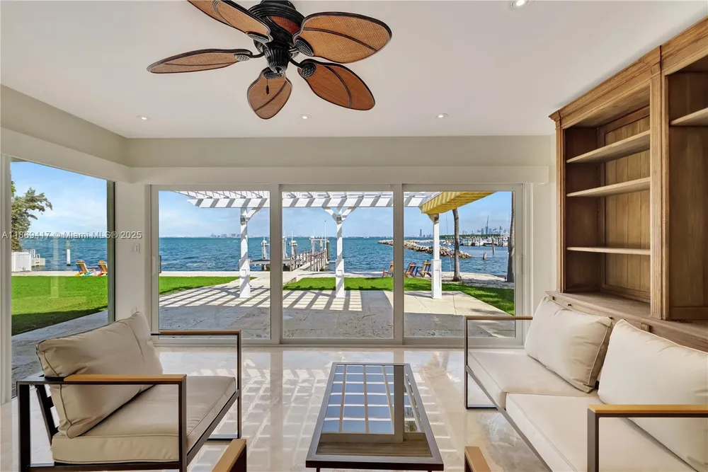 200 Harbor Dr, Key Biscayne, FL 33149