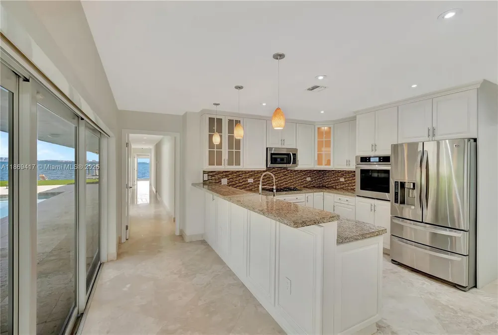 200 Harbor Dr, Key Biscayne, FL 33149