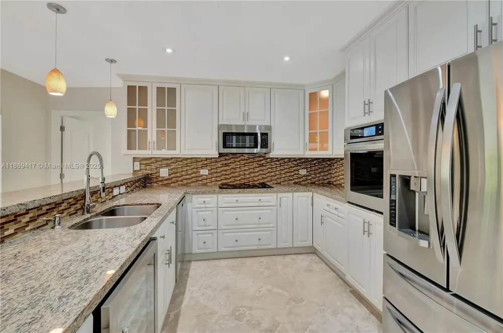 200 Harbor Dr, Key Biscayne, FL 33149
