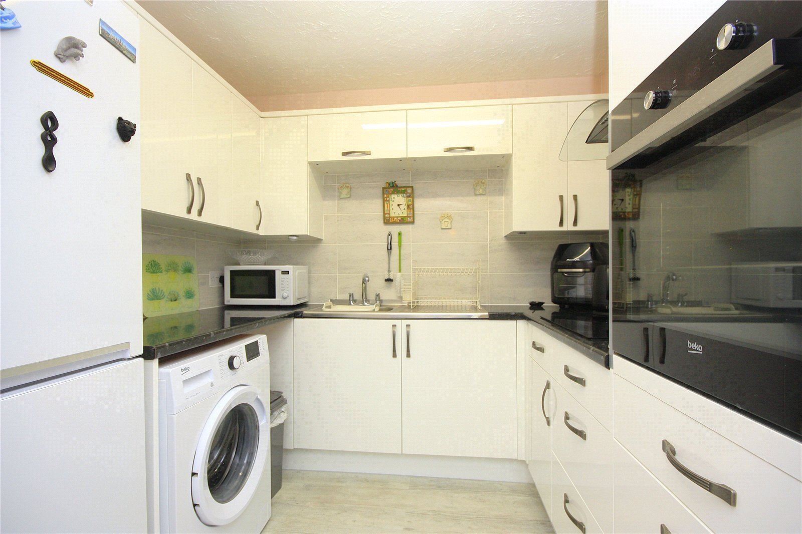 Holman Close, Waterlooville, Hampshire, PO8 Image 5