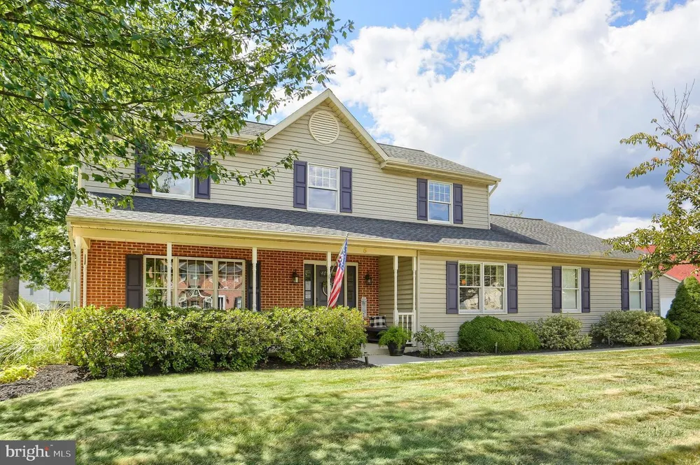 5 Surrey Ln, Mechanicsburg, PA 17050