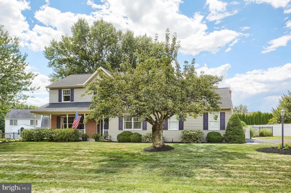 5 Surrey Ln, Mechanicsburg, PA 17050