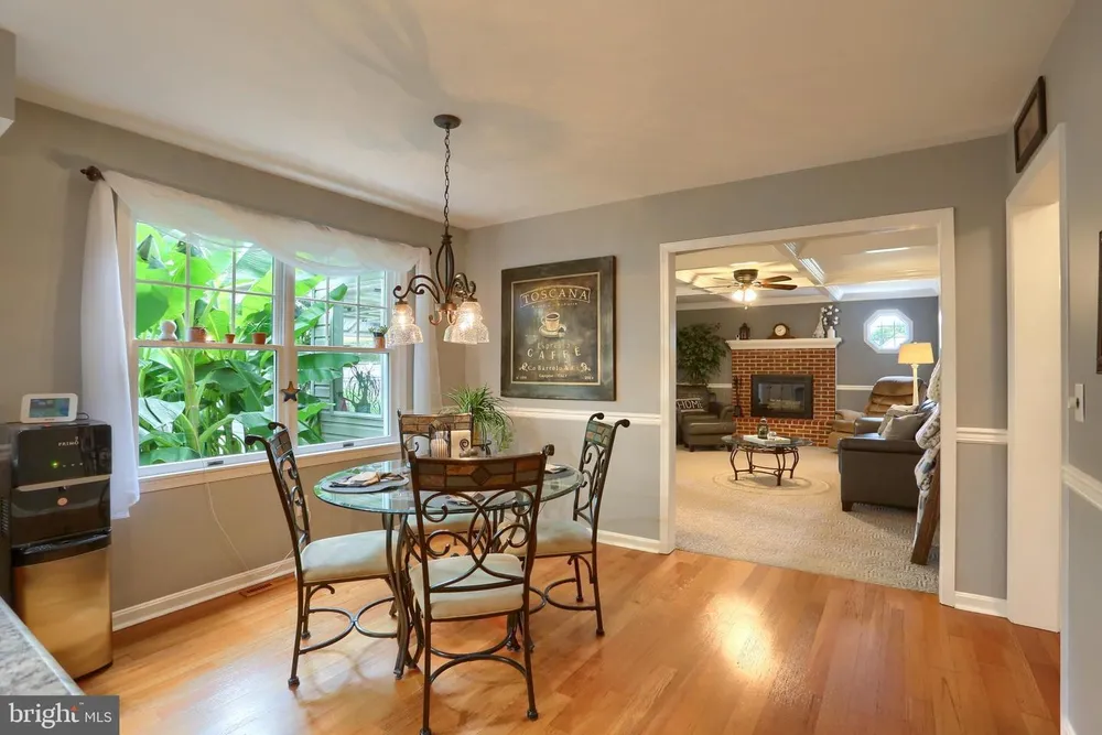 5 Surrey Ln, Mechanicsburg, PA 17050