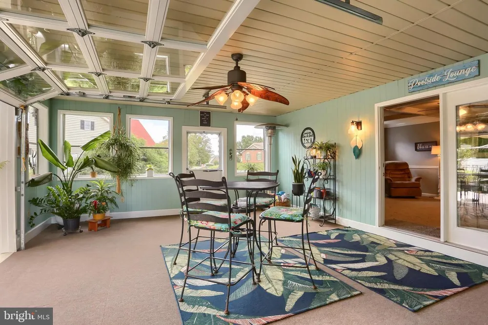 5 Surrey Ln, Mechanicsburg, PA 17050