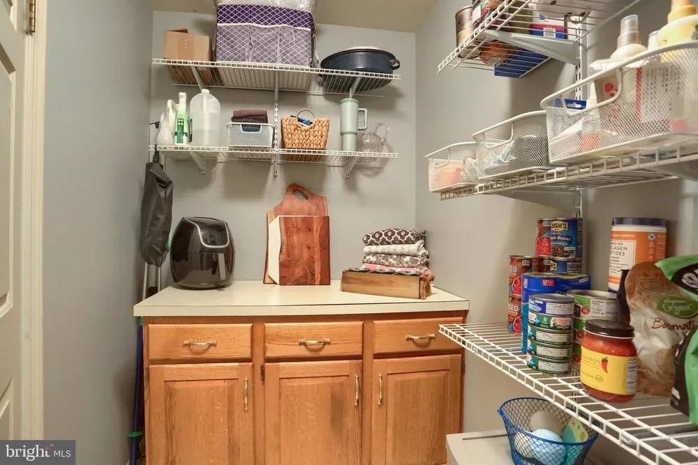 5 Surrey Ln, Mechanicsburg, PA 17050