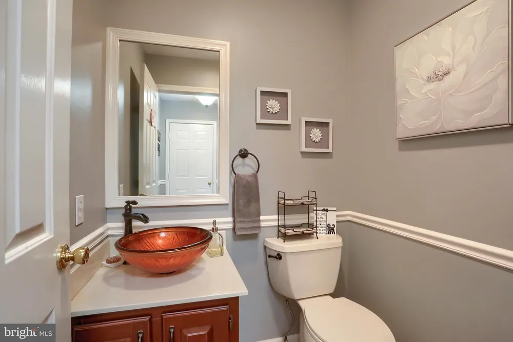 5 Surrey Ln, Mechanicsburg, PA 17050