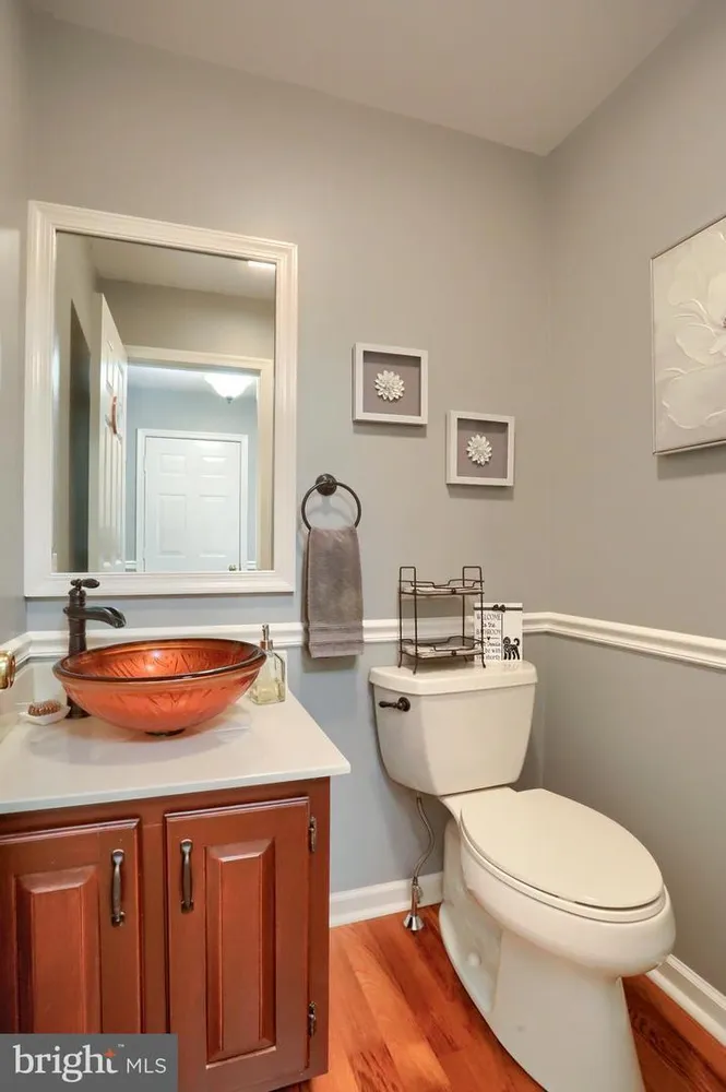 5 Surrey Ln, Mechanicsburg, PA 17050