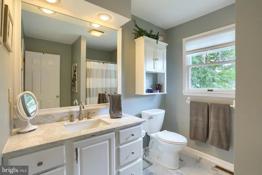 5 Surrey Ln, Mechanicsburg, PA 17050