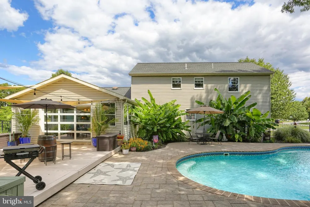 5 Surrey Ln, Mechanicsburg, PA 17050