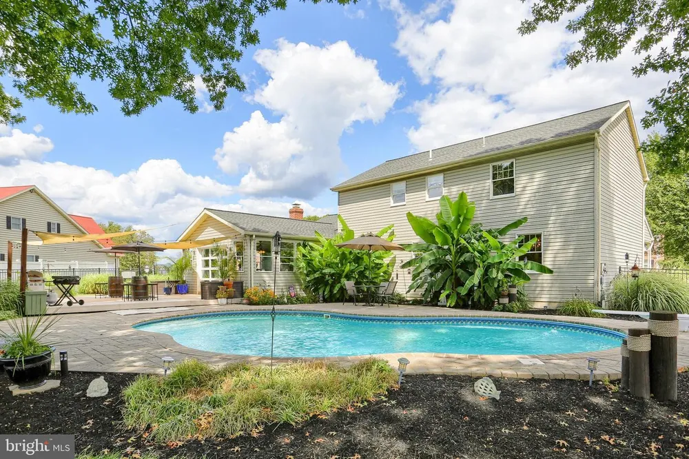 5 Surrey Ln, Mechanicsburg, PA 17050