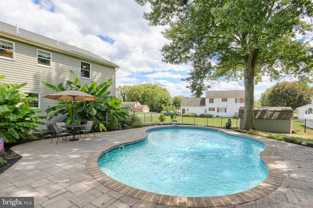 5 Surrey Ln, Mechanicsburg, PA 17050