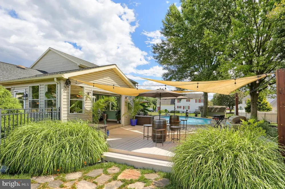 5 Surrey Ln, Mechanicsburg, PA 17050