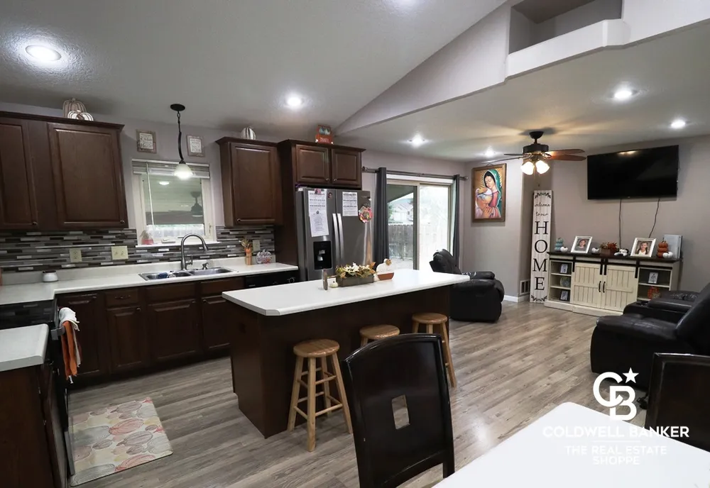 2320 Idlewild Way, Garden City, KS 67846