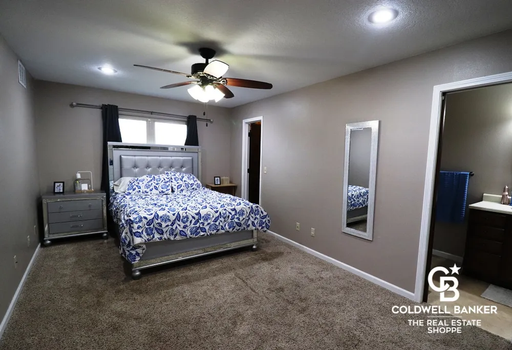 2320 Idlewild Way, Garden City, KS 67846