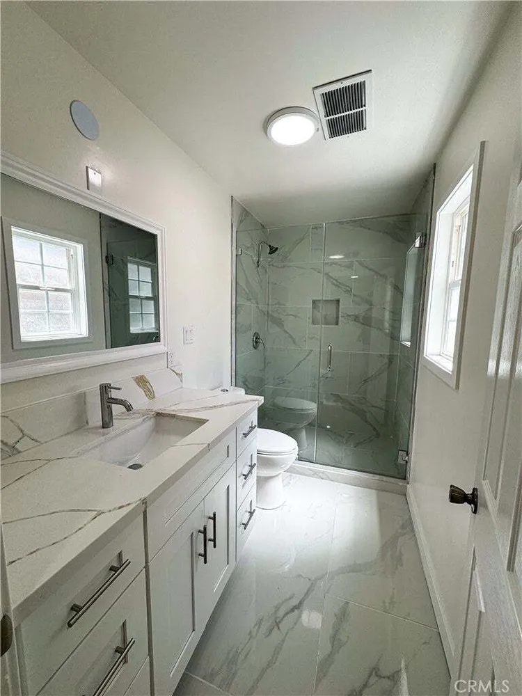 11753 Blythe St, North Hollywood, CA 91605-2521