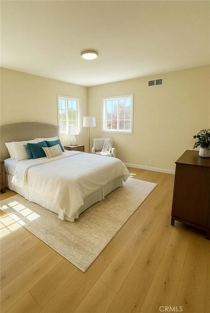 11753 Blythe St, North Hollywood, CA 91605-2521