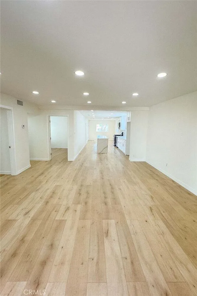 11753 Blythe St, North Hollywood, CA 91605-2521