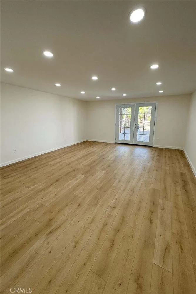 11753 Blythe St, North Hollywood, CA 91605-2521
