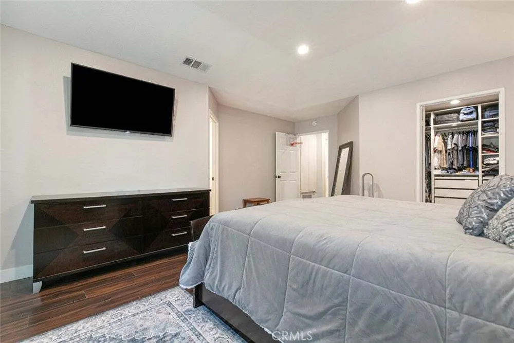 10845 Wicks St, Shadow Hills, CA 91040