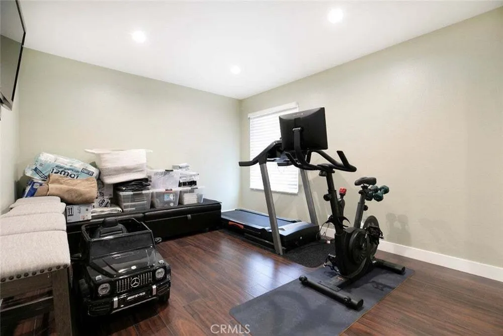 10845 Wicks St, Shadow Hills, CA 91040