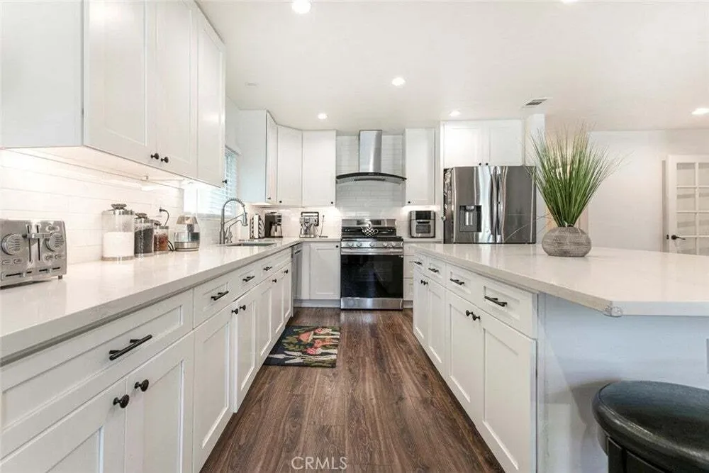 10845 Wicks St, Shadow Hills, CA 91040