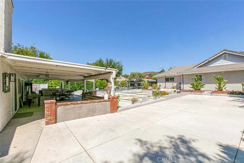10845 Wicks St, Shadow Hills, CA 91040