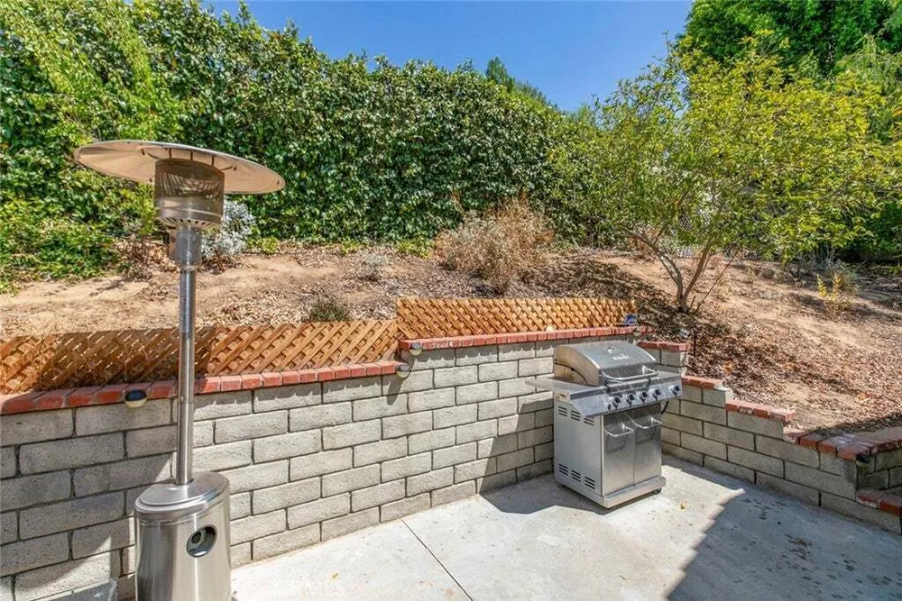 10845 Wicks St, Shadow Hills, CA 91040
