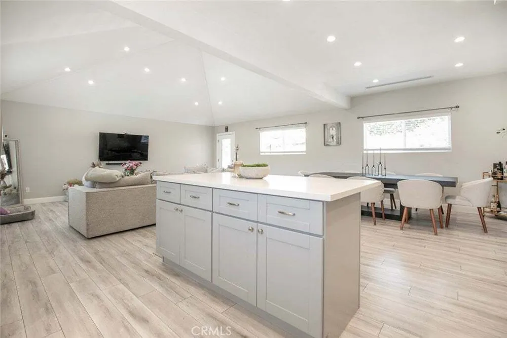 10845 Wicks St, Shadow Hills, CA 91040