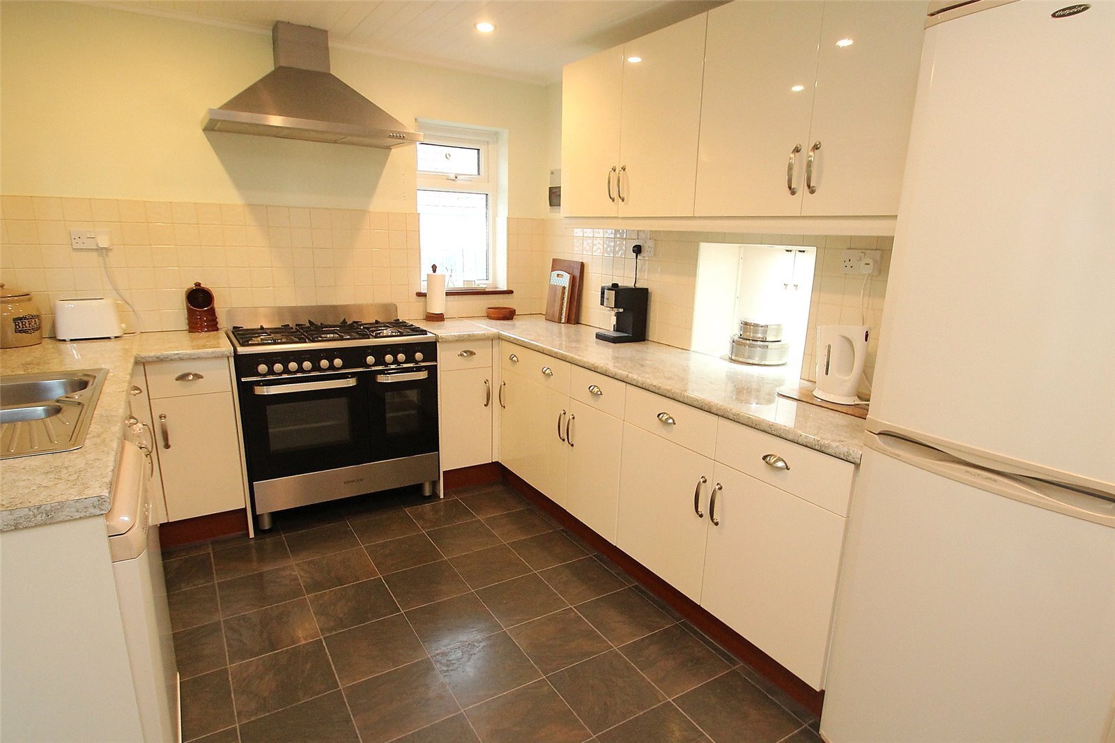 Hoads Hill, Wickham, Fareham, Hampshire, PO17 Image 8