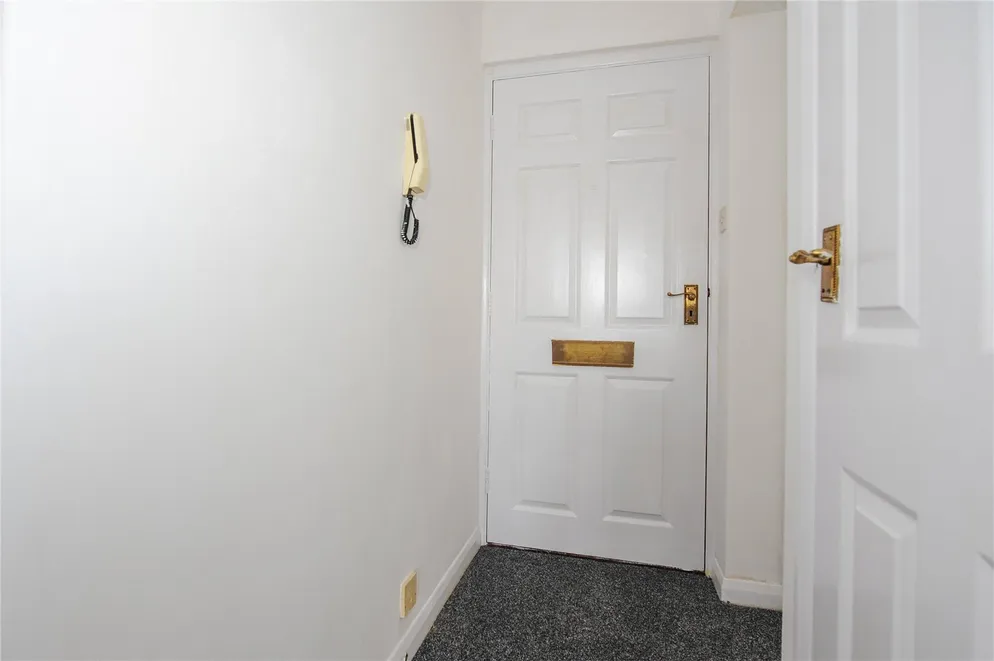 Property carousel item 4