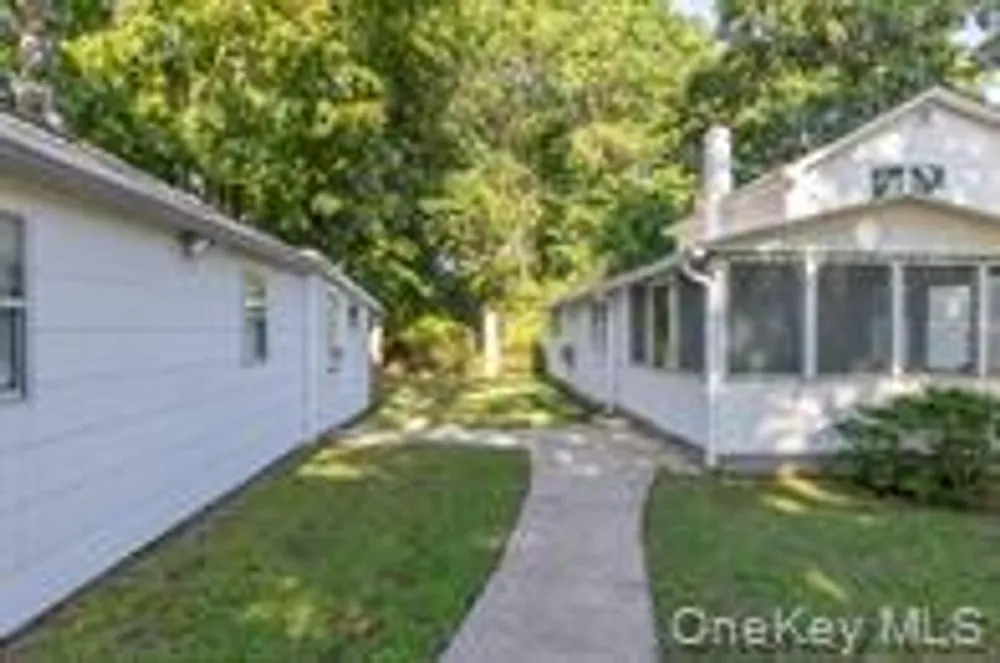 261 Elm Rd W, Mastic Beach, NY 11951