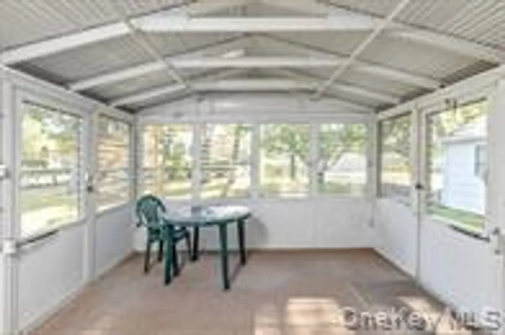 261 Elm Rd W, Mastic Beach, NY 11951