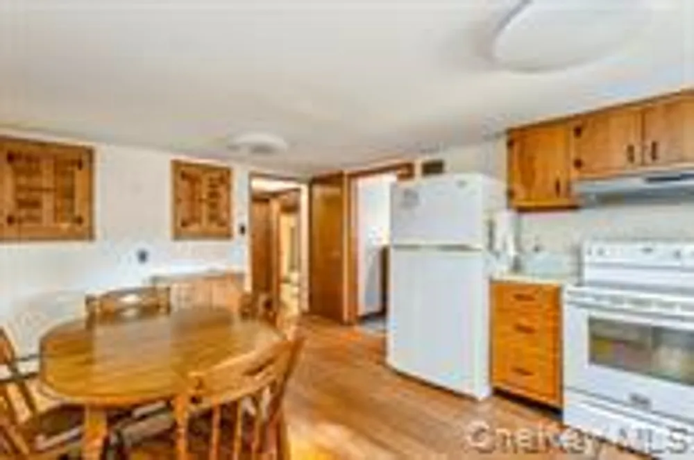 261 Elm Rd W, Mastic Beach, NY 11951