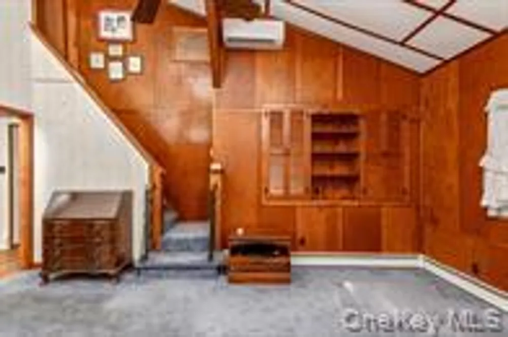 261 Elm Rd W, Mastic Beach, NY 11951