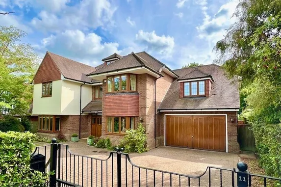 Chiltern Hills Road, Beaconsfield, HP9