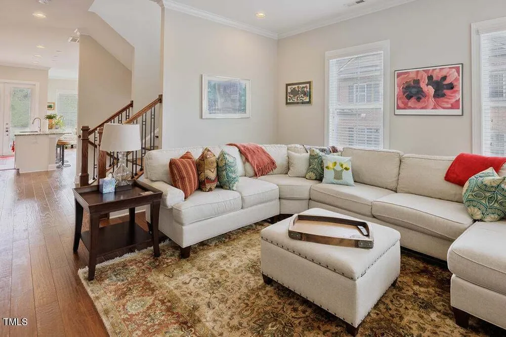 910 Wake Towne Dr, Raleigh, NC 27609