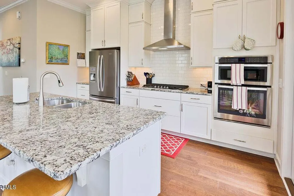 910 Wake Towne Dr, Raleigh, NC 27609