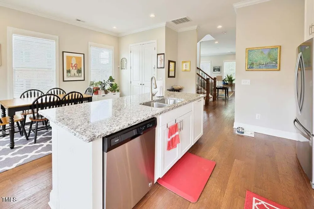 910 Wake Towne Dr, Raleigh, NC 27609