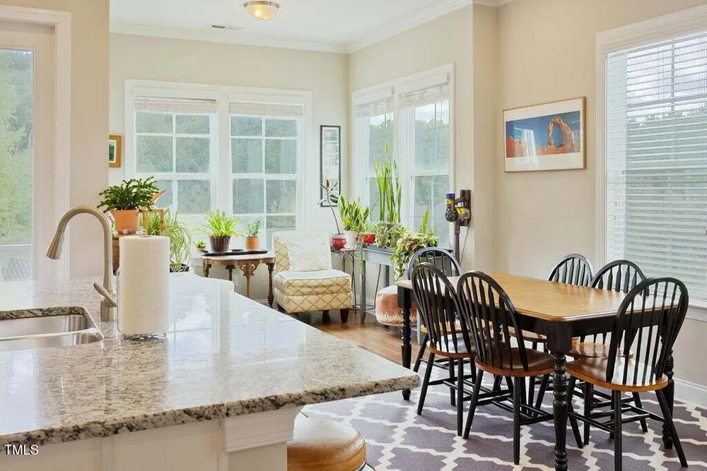 910 Wake Towne Dr, Raleigh, NC 27609