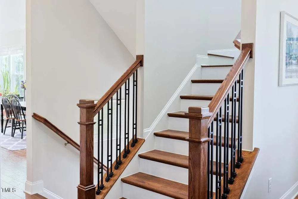 910 Wake Towne Dr, Raleigh, NC 27609